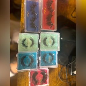 Bulk of different style lashes